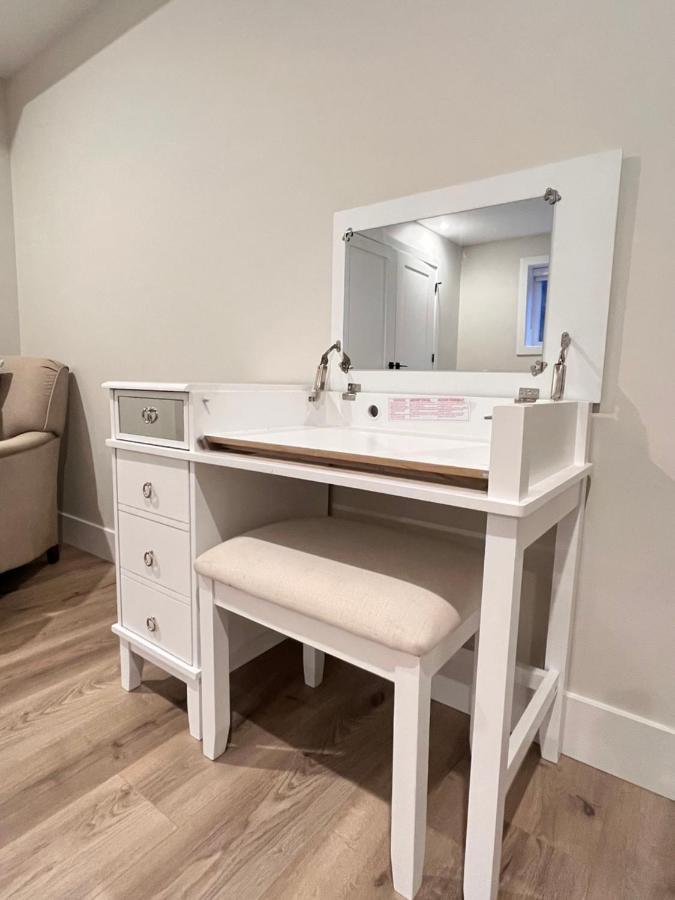 The Harmony Inn Spacious 2 Bdrms 2 Beds Basement Suite Surrey Exteriér fotografie