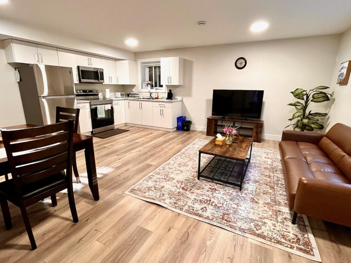 The Harmony Inn Spacious 2 Bdrms 2 Beds Basement Suite Surrey Exteriér fotografie