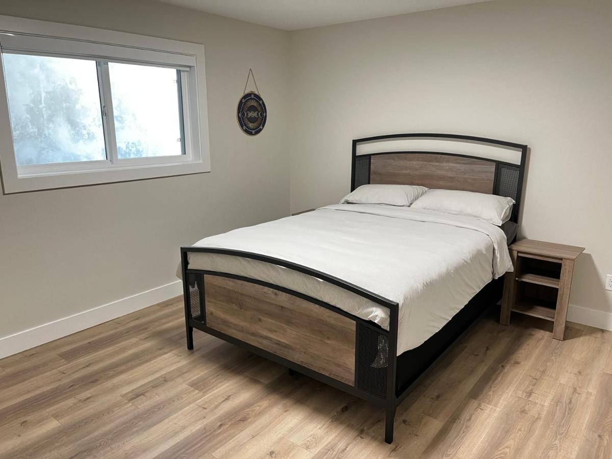 The Harmony Inn Spacious 2 Bdrms 2 Beds Basement Suite Surrey Exteriér fotografie